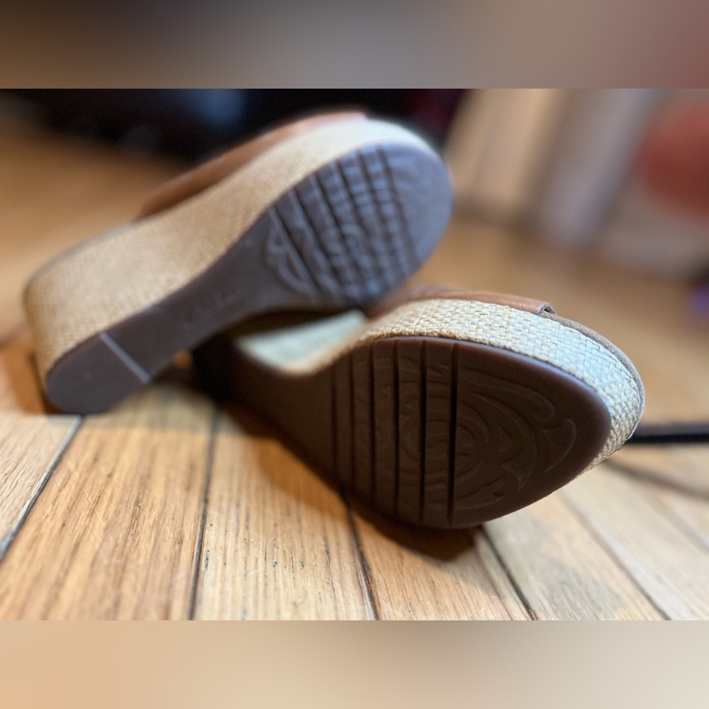 Clarks Caslynn Dylan leather wedge sandal Brown Women’s 7 Office Casual - Picture 5 of 7